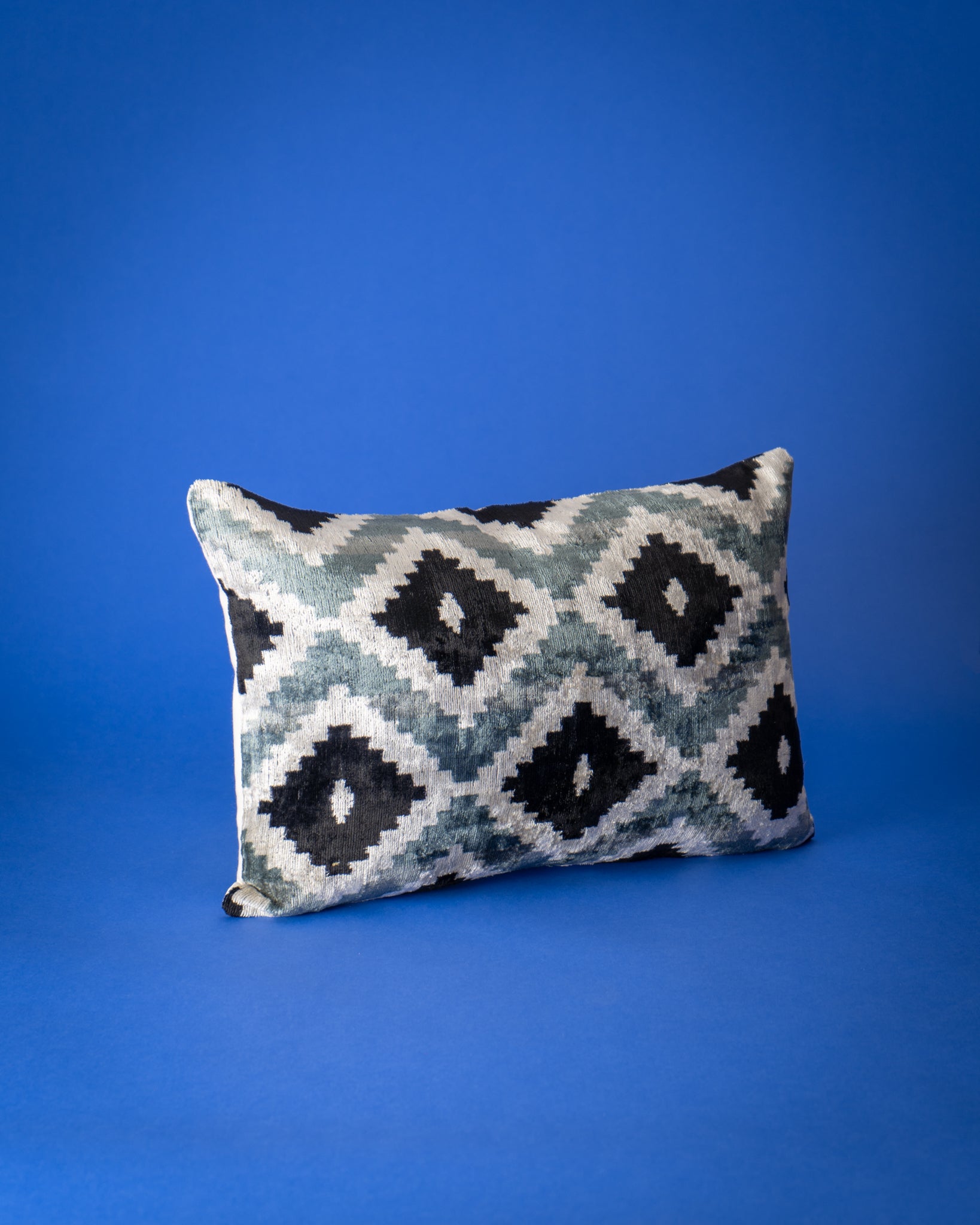 Baklava Ikat Velvet Cushion - Cappadocia Black/Grey/White