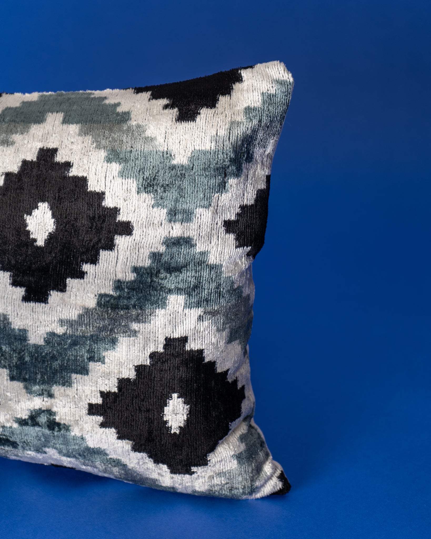 Baklava Ikat Velvet Cushion - Cappadocia Black/Grey/White