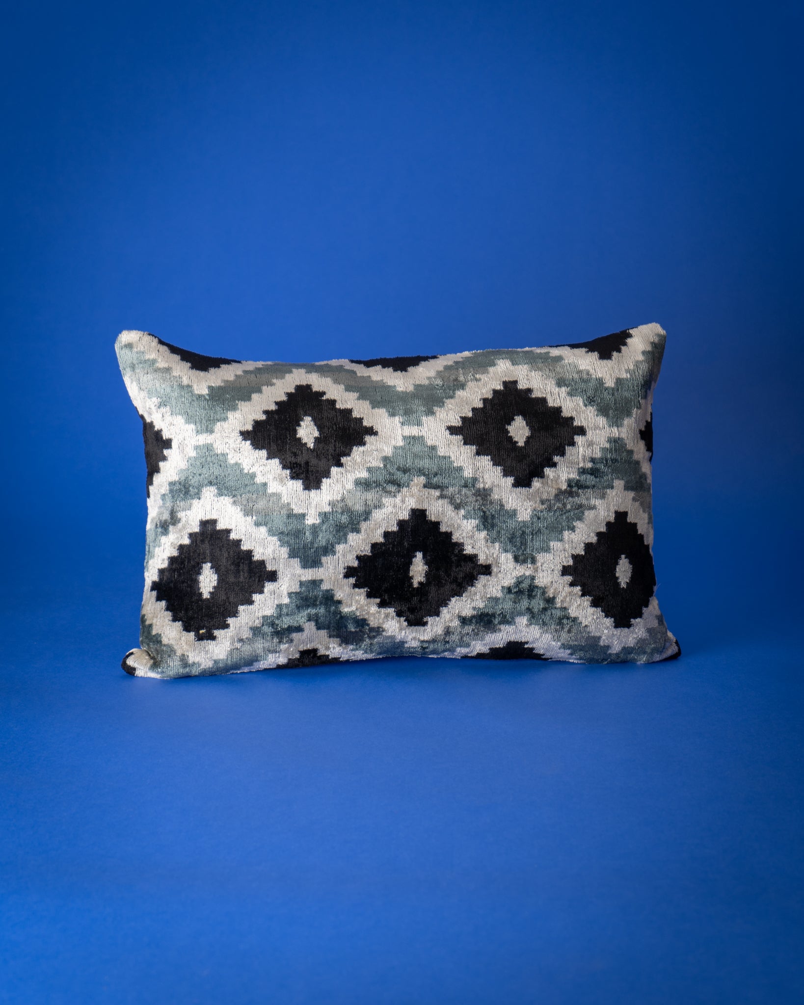 Baklava Ikat Velvet Cushion - Cappadocia Black/Grey/White